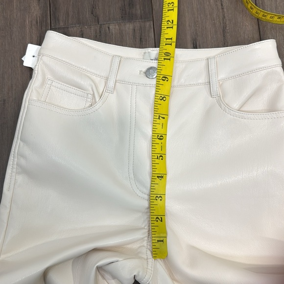 Aritzia Wilfred Melina Cropped faux leather pants in birch - Picture 9 of 10